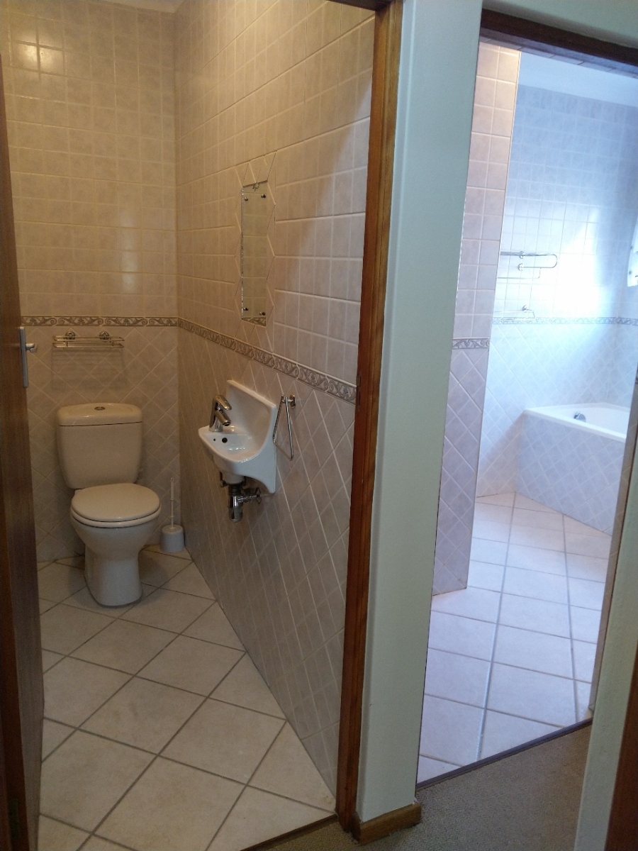 3 Bedroom Property for Sale in Menkenkop Western Cape